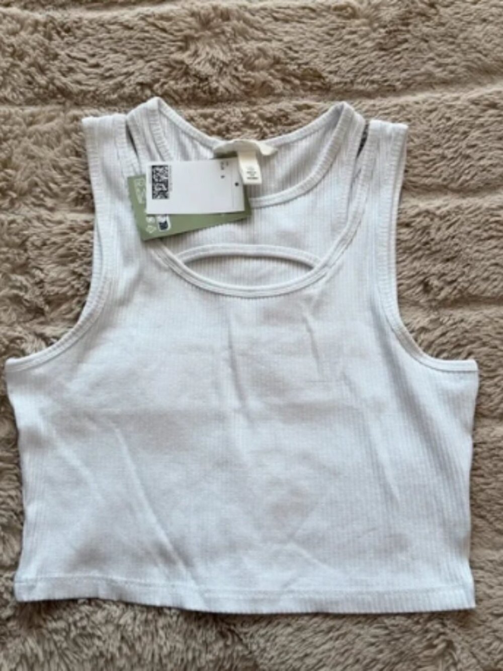 H&M white crop top 🤍